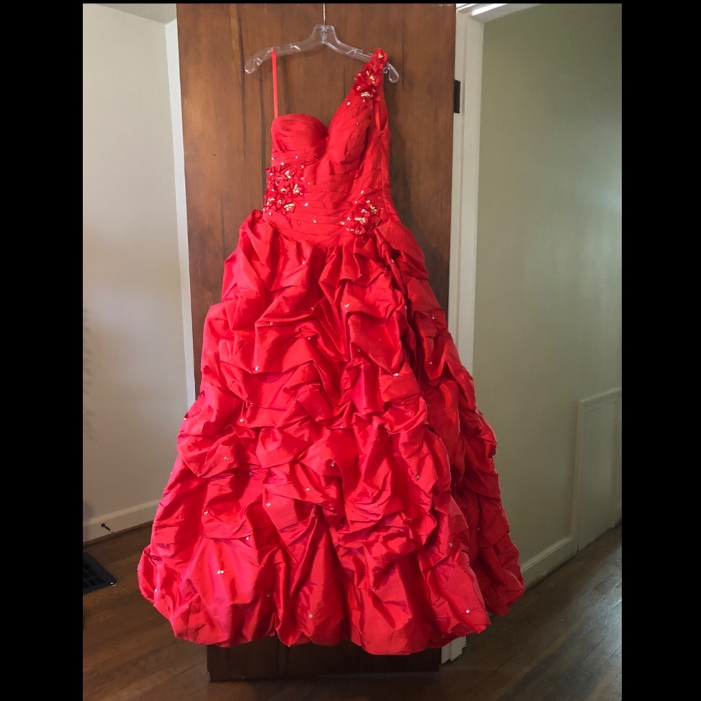 Red prom dress